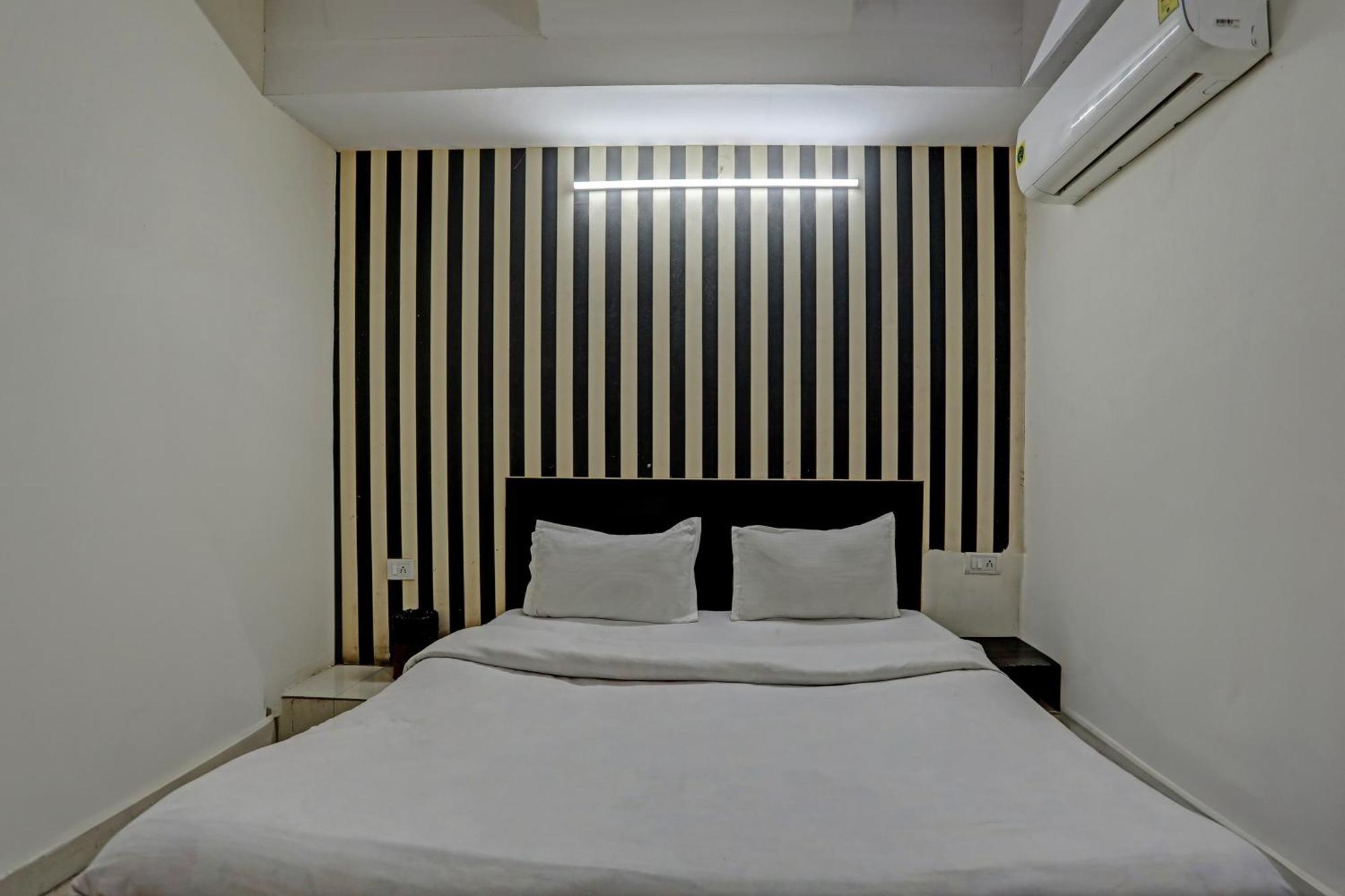 Hotel O Kanak Palace New Delhi Extérieur photo